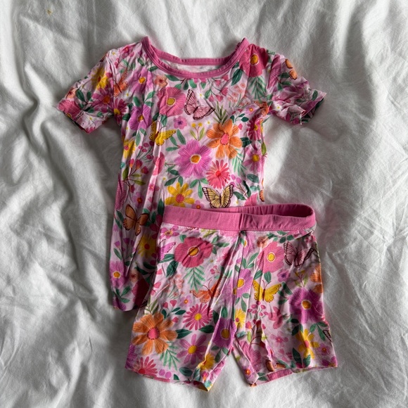 LS Two-Piece Pajama Set Bundle - Picture 4 of 7
